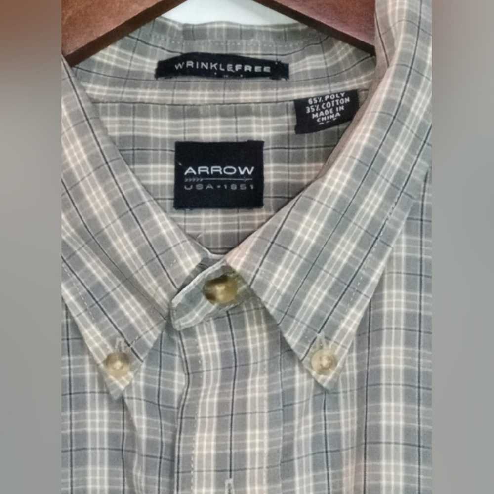 Arrow XLT Men’s Gray Tan Plaid Button-Down Shirt - Wrinkle-Free Office Casual